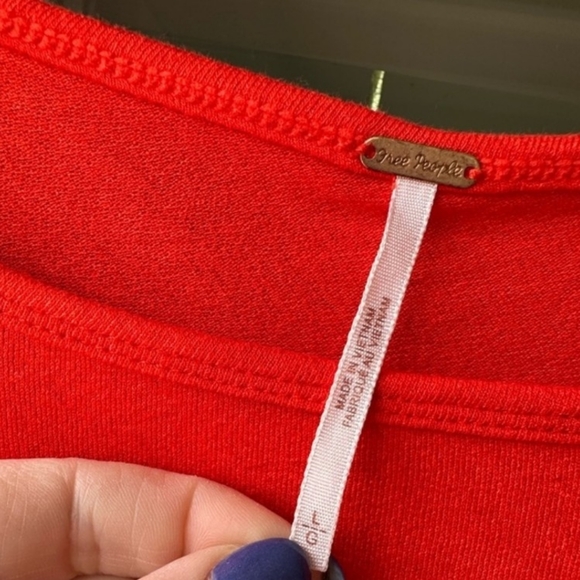 Free Peoole Size Large Red Bell Sleeve Top EUC - Picture 4 of 6